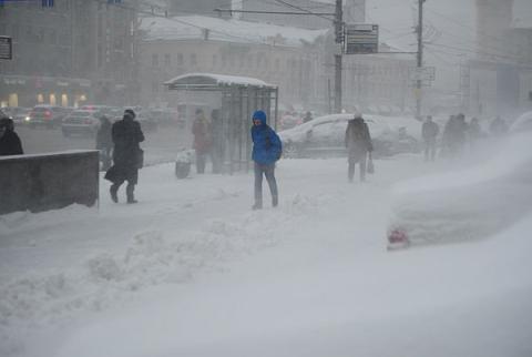 Из-за снега и сильного ветра в Ростовской области объявлено экстренное предупреждение до 18 января