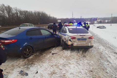 На трассе М4 «Дон» в аварию попали четыре машины ГИБДД