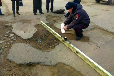 Сотрудники УГИБДД назвали самые разбитые дороги Ростова