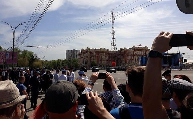 Новости области | Белая Калитва: Информационно - развлекательный портал - Страница #222 photo Безмолвный парад: на Театральной площади отметили 100-летие ЮВО