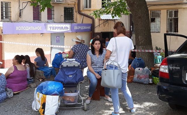 Новости области | Белая Калитва: Информационно - развлекательный портал - Страница #182 photo В Ростове погорельцы с 1-й линии пожаловались на мародёров и рассказали, как спасали из горящего дома жильцов