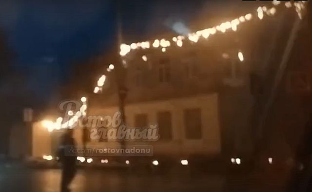 В Ленинском районе Ростова из-за горящей проводки отключили электричество в домах