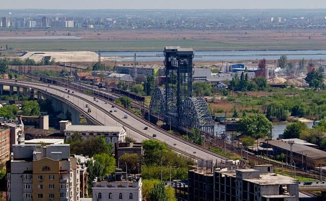 Жители Аксая и Батайска попросили Путина и Голубева сделать ихростовчанами