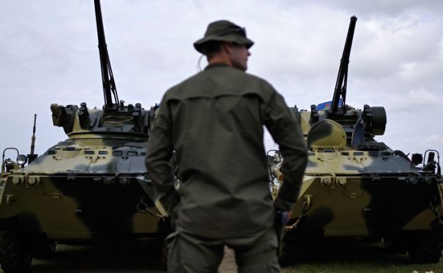 СМИ: «Танковая орда» на границе России с Украиной попала на спутниковые снимки