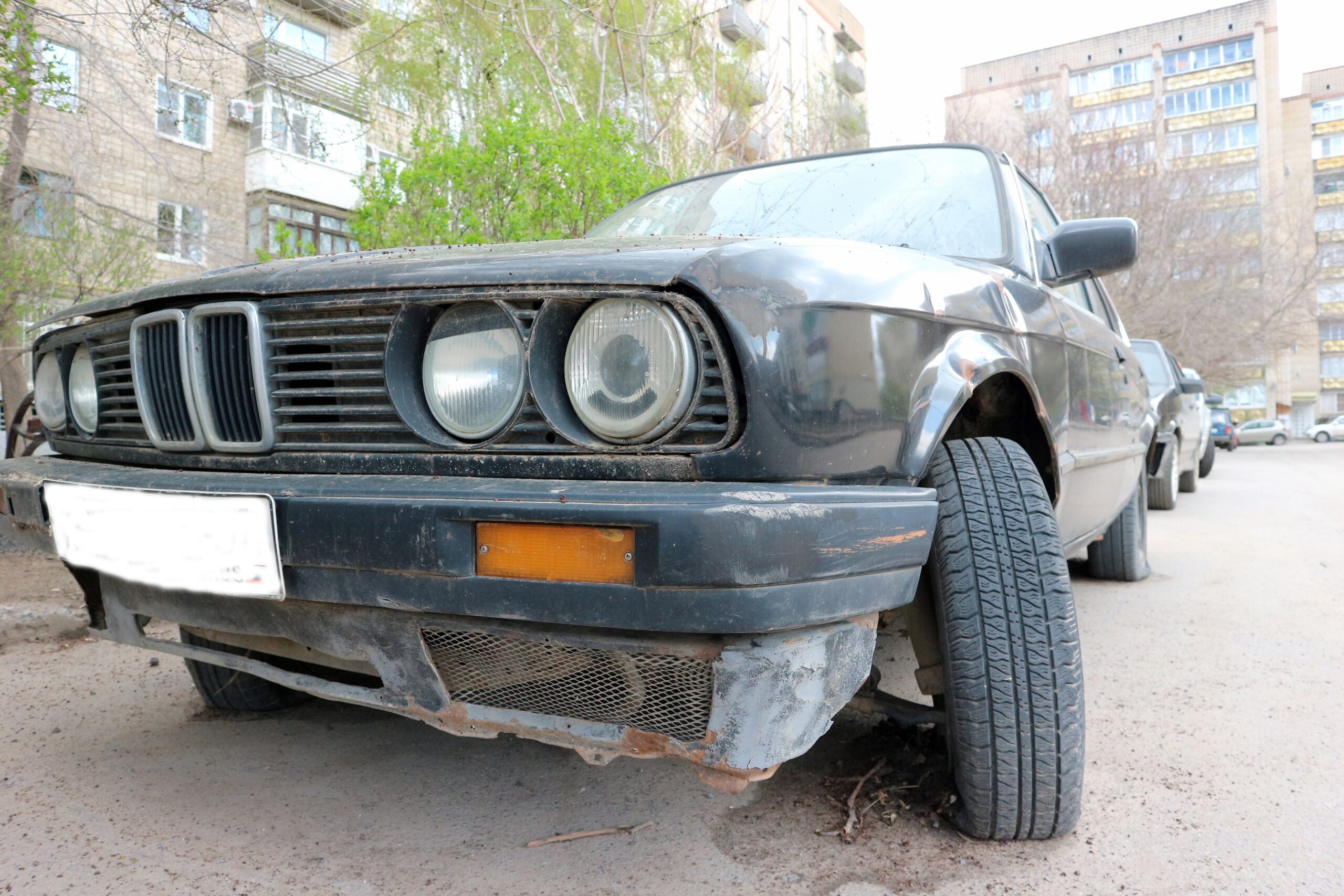Что делать с брошенными авто во дворах?