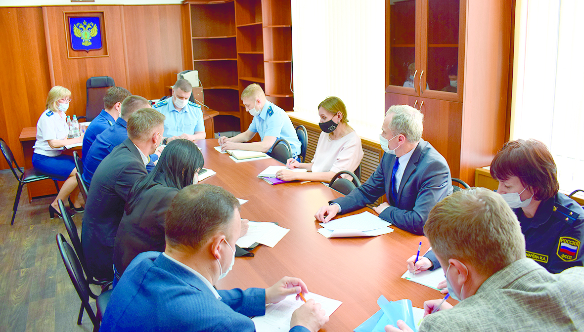 Вернуть долги по зарплате: в Белокалитвинской прокуратуре прошло заседание
