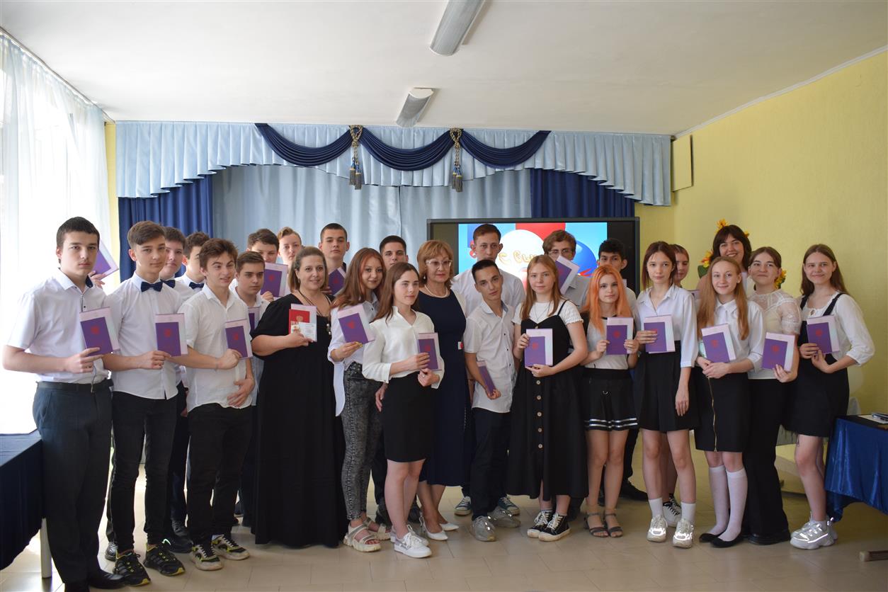 В добрый путь, выпускники!