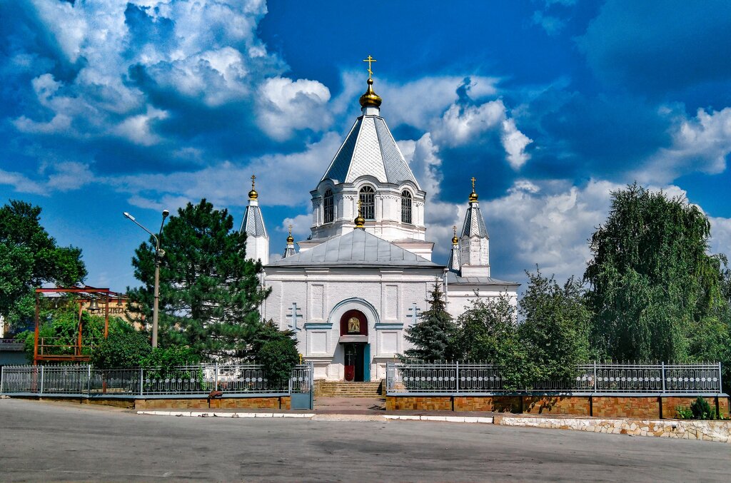 Богослужения в Введенском храме