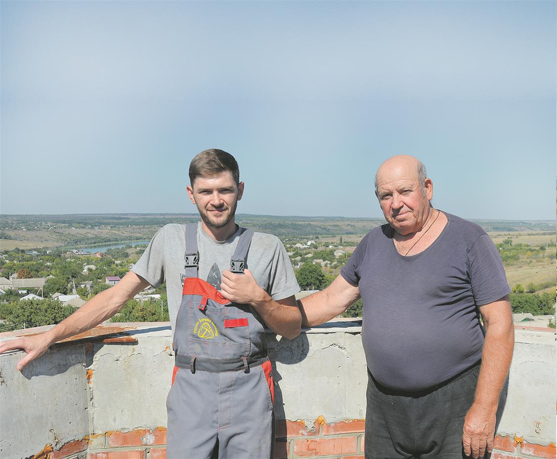 Храм Казанской иконы Божией Матери в Коксовом строит художник