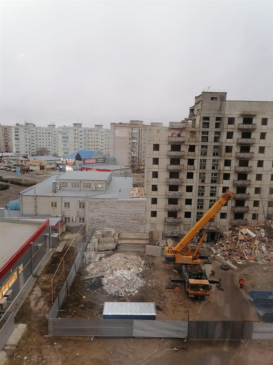 Дом №6 по улице Светлой продолжают разбирать