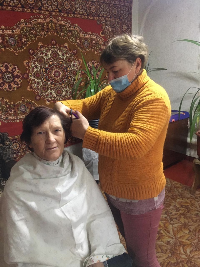 В МБУ ЦСО Белокалитвинского района стартовала акция «Новогодний шик» или стрижка в подарок