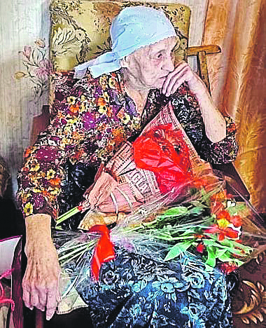 100-летний юбилей отметила жительница поселка Горняцкого