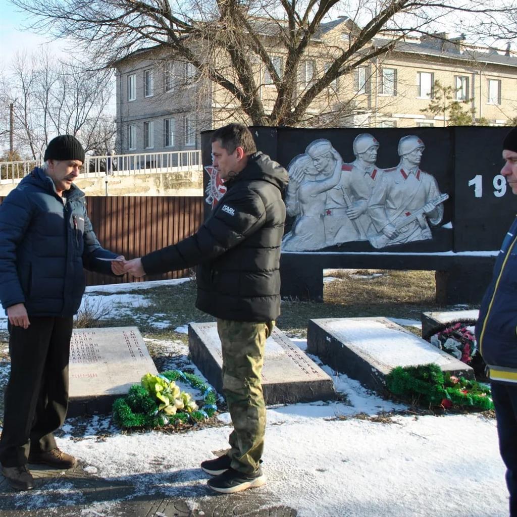 Родителям погибших солдат вручили медали