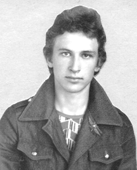 В Краснодонецкой школе прошла встреча с родителями воина-интернационалиста Николая Муравчука, погибшего в Афганистане